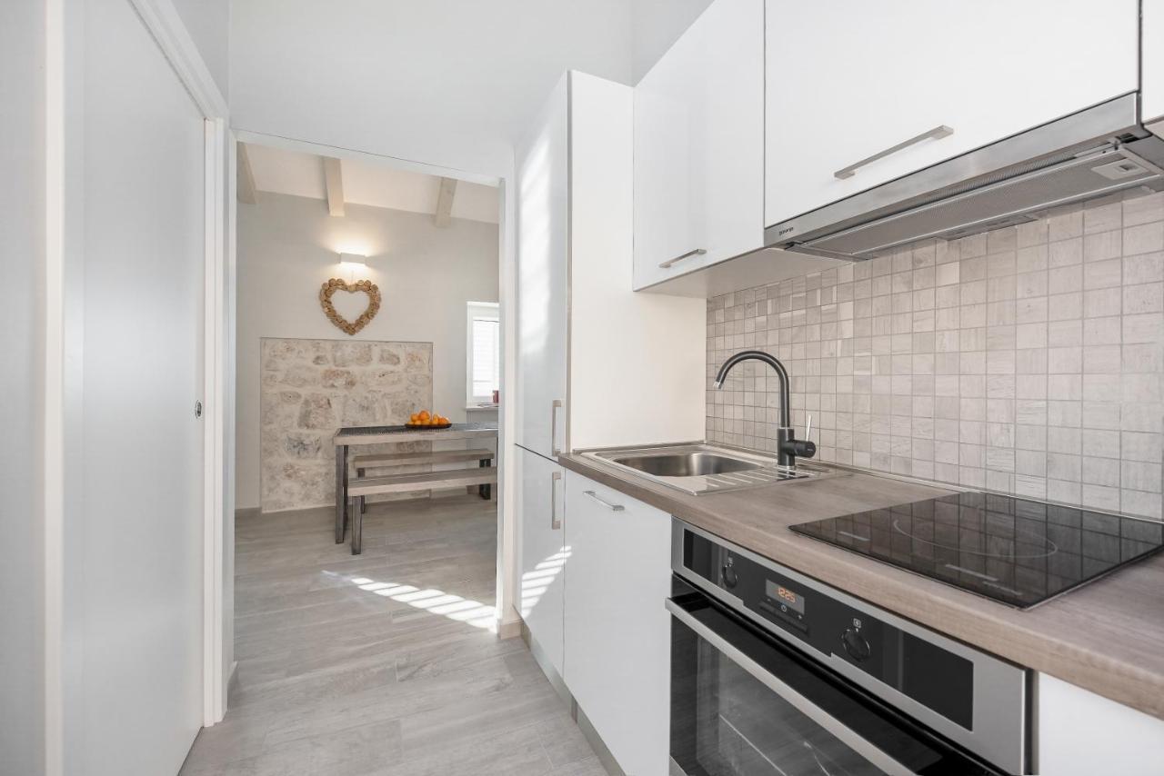 Jully Apartment With Swimming Pool Babino Polje Exteriör bild